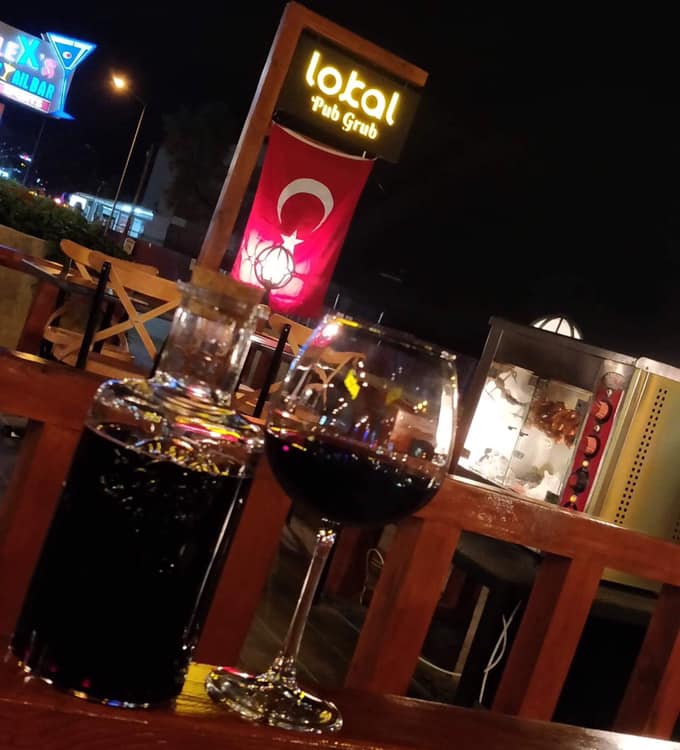 The Local Pub & Grub - Hisarönü